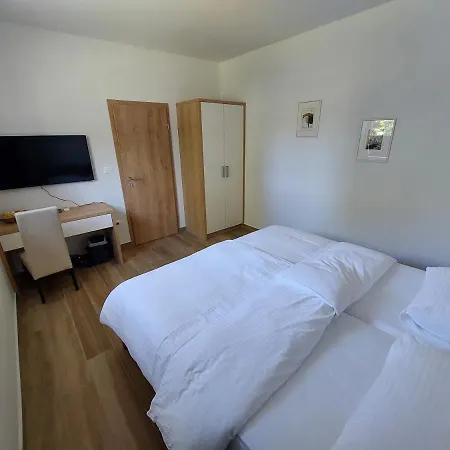 Gasthuis Prenocisca V Kraski Hisi 3*