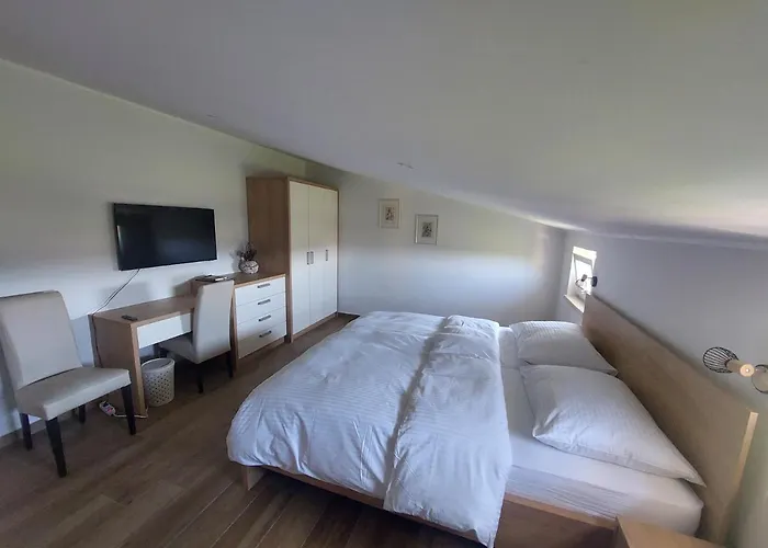 Prenocisca V Kraski Hisi Pensionat 3*