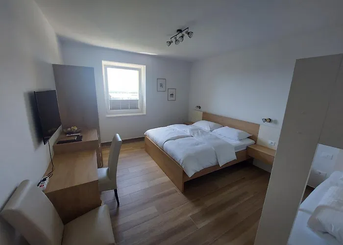 Pensión Prenocisca V Kraski Hisi 3*