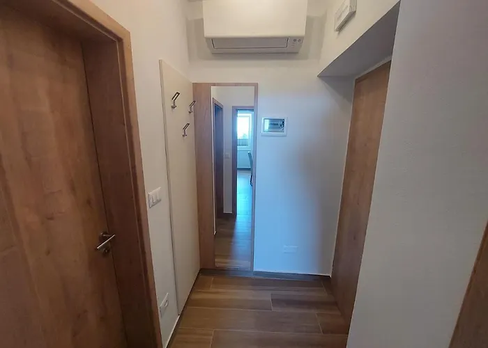 Prenocisca V Kraski Hisi 3*