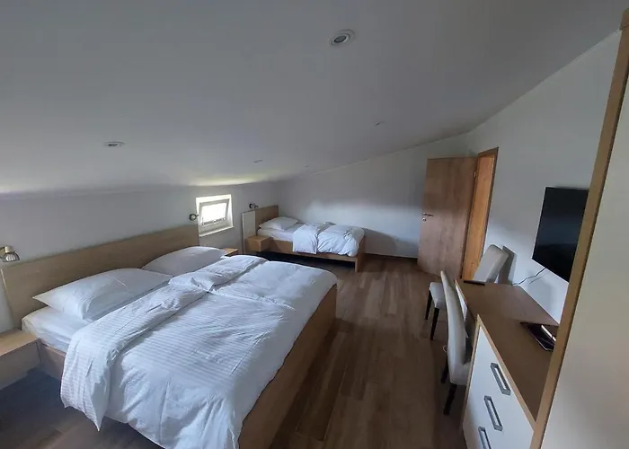 Pensión Prenocisca V Kraski Hisi 3*