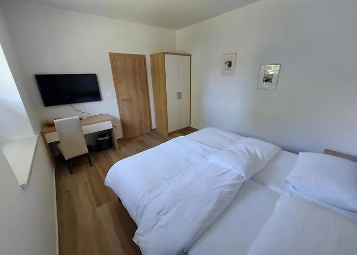 Pensionat Prenocisca V Kraski Hisi 3*