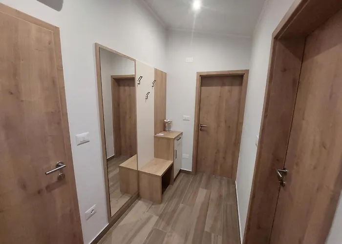 Prenocisca V Kraski Hisi 3* Komen